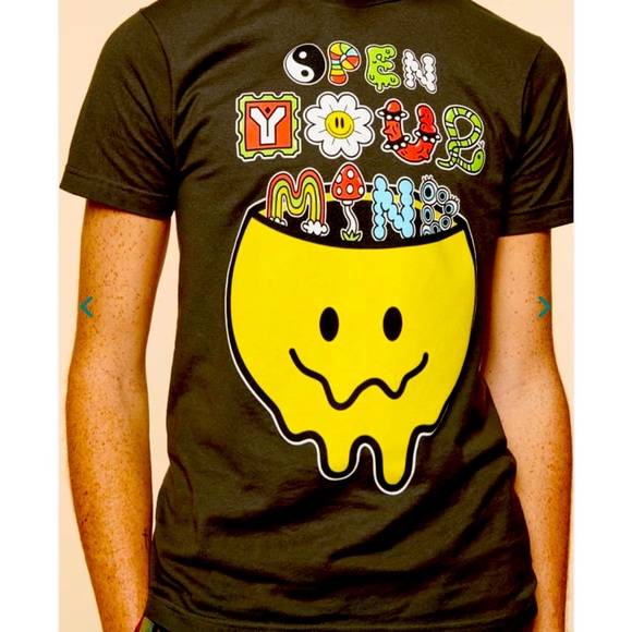 🙂NWT EARTHBOUND TRADING Psychedelic OPEN YOUR MIND SMILEY OVERSIZED T-SHIRT - Picture 2 of 6